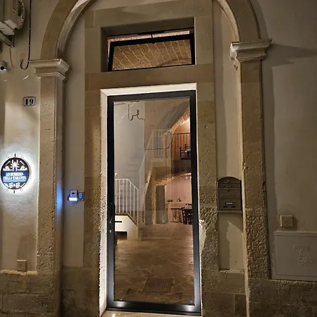 Lo Scrigno Della Taranta Bed & Breakfast 4*